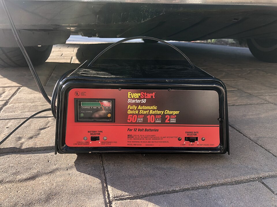 Battery Charger (12V Trickle)
